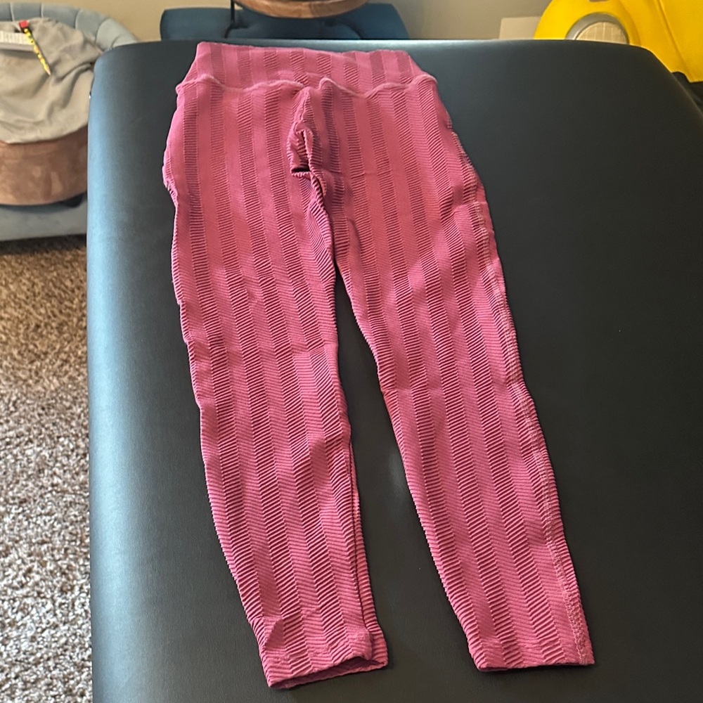 Mauve Bombshell Leggings - Picture 6 of 8
